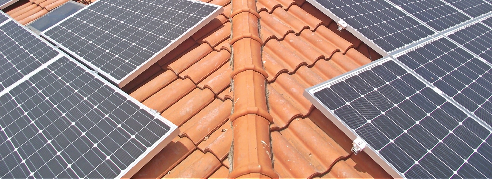 modules photovoltaïques sur le toit