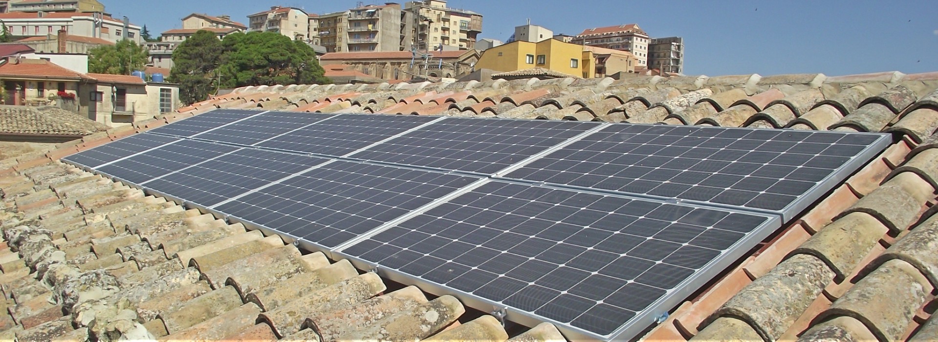 Pannelli fotovoltaici su tetti antichi
